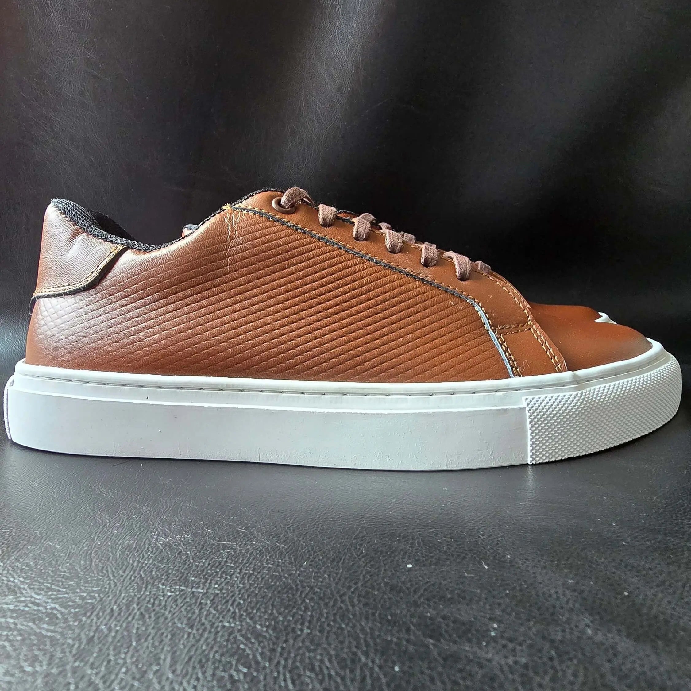 Sv Atlas cuero miel/blanco.
