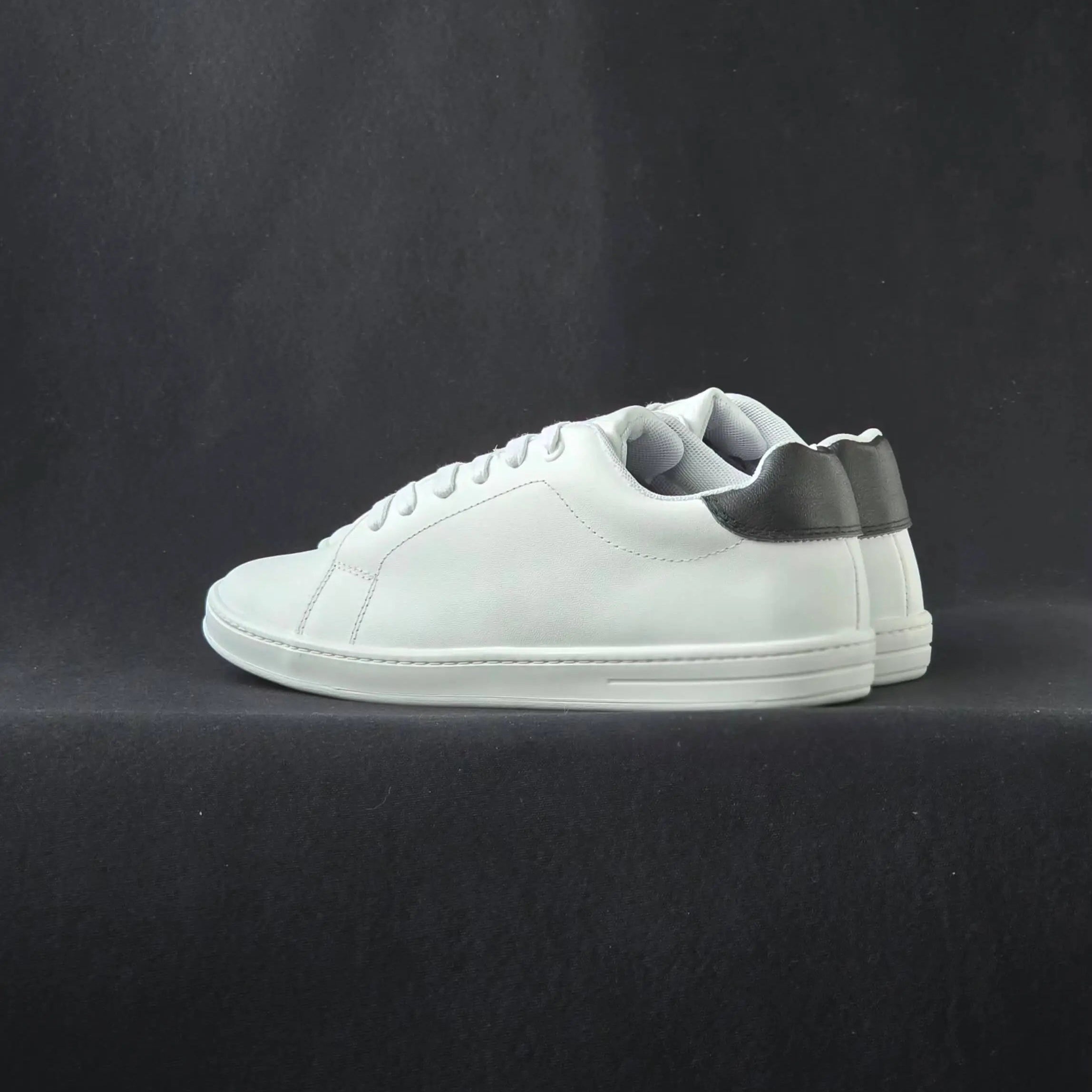 Sv Classic cuero blanco/negro.