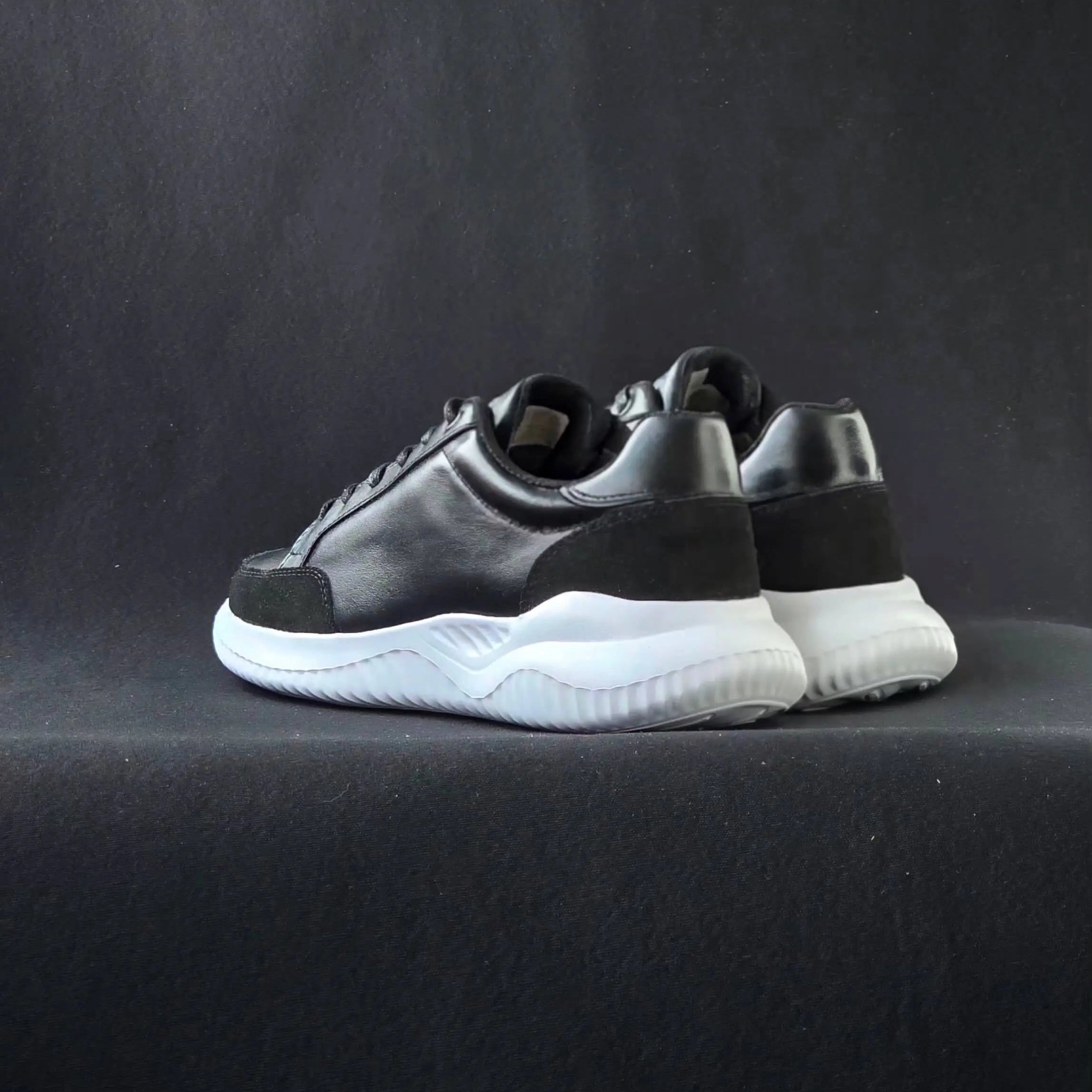 Sv sport cuero negro/blanco.