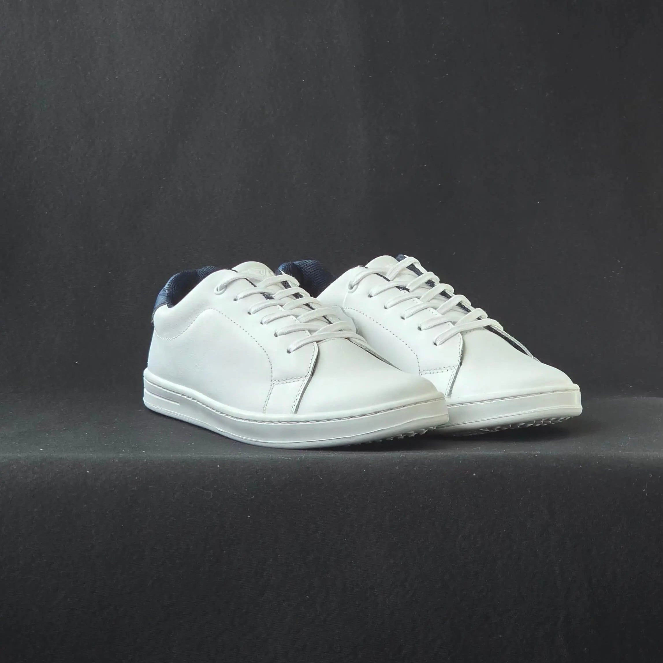 Sv Classic cuero blanco/azul.