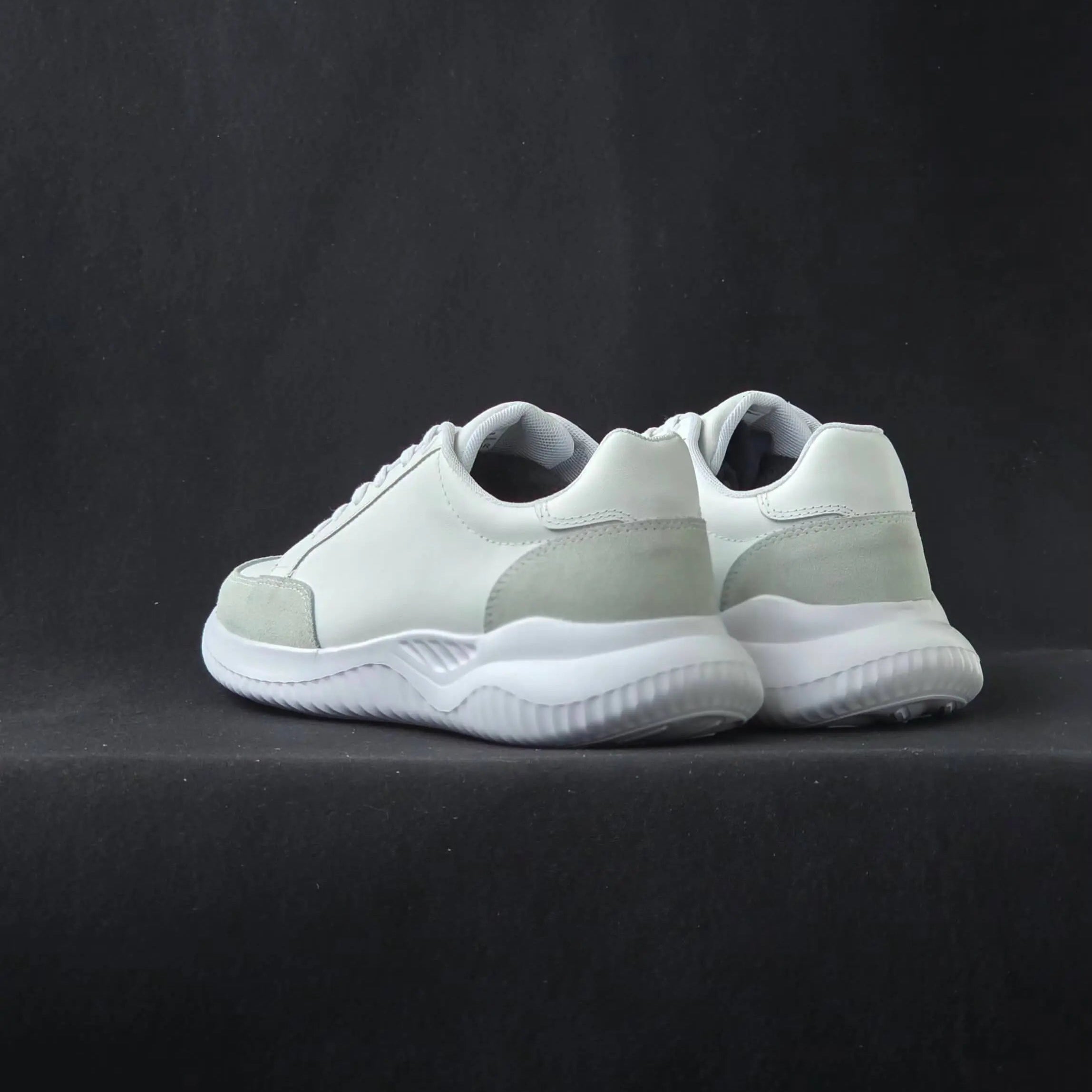 Sv sport cuero blanco.