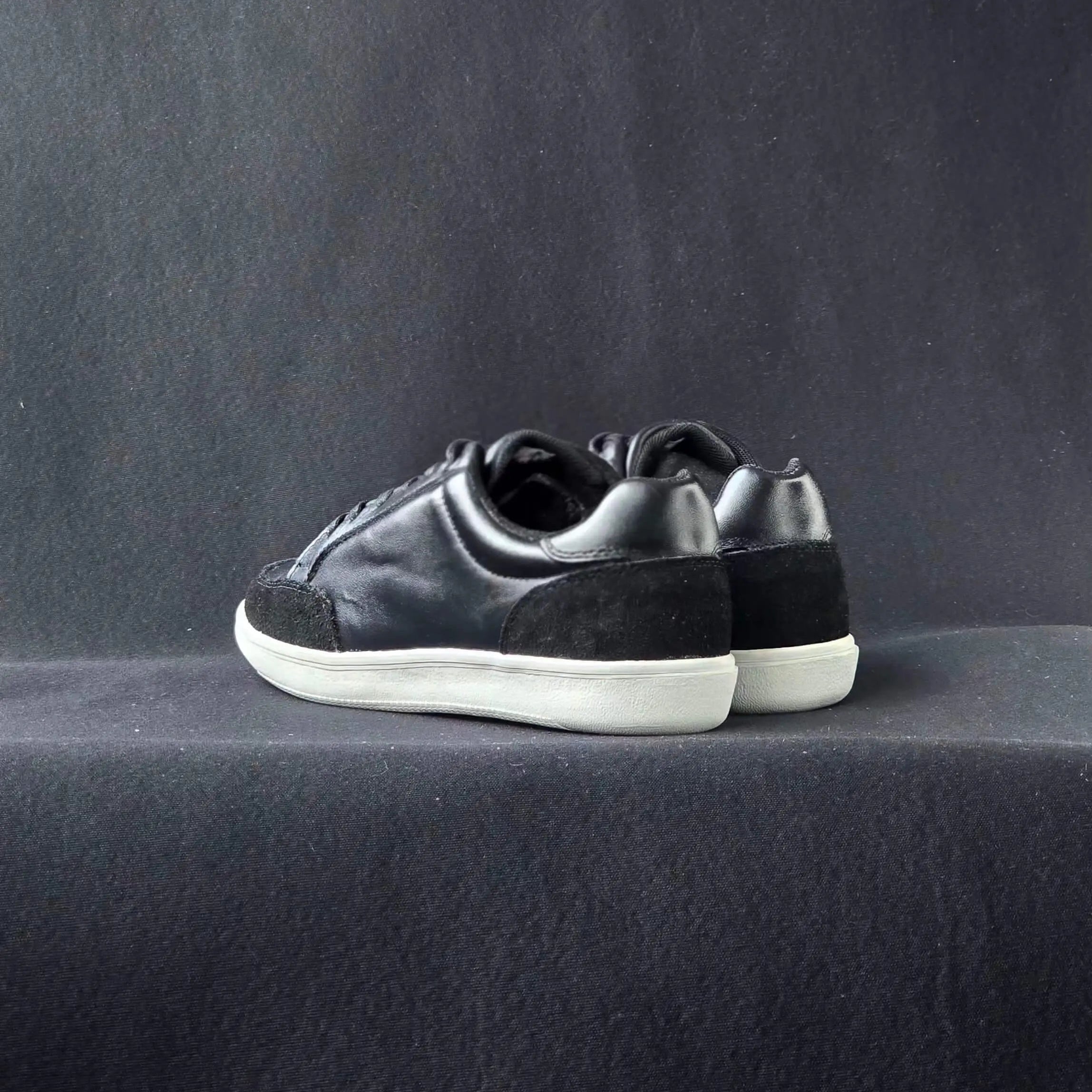 Sv Signature cuero negro/blanco.