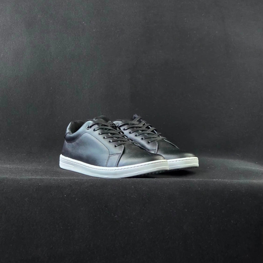 Sv Classic cuero negro/blanco.
