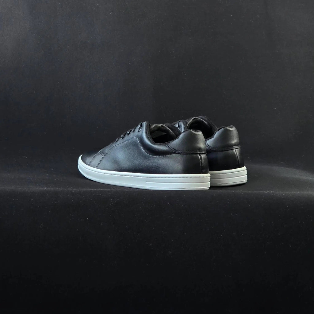 Sv Classic cuero negro/blanco.