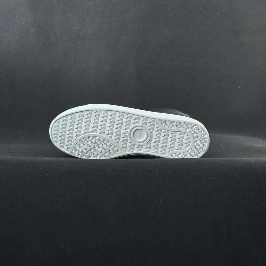 Sv Classic cuero negro/blanco.