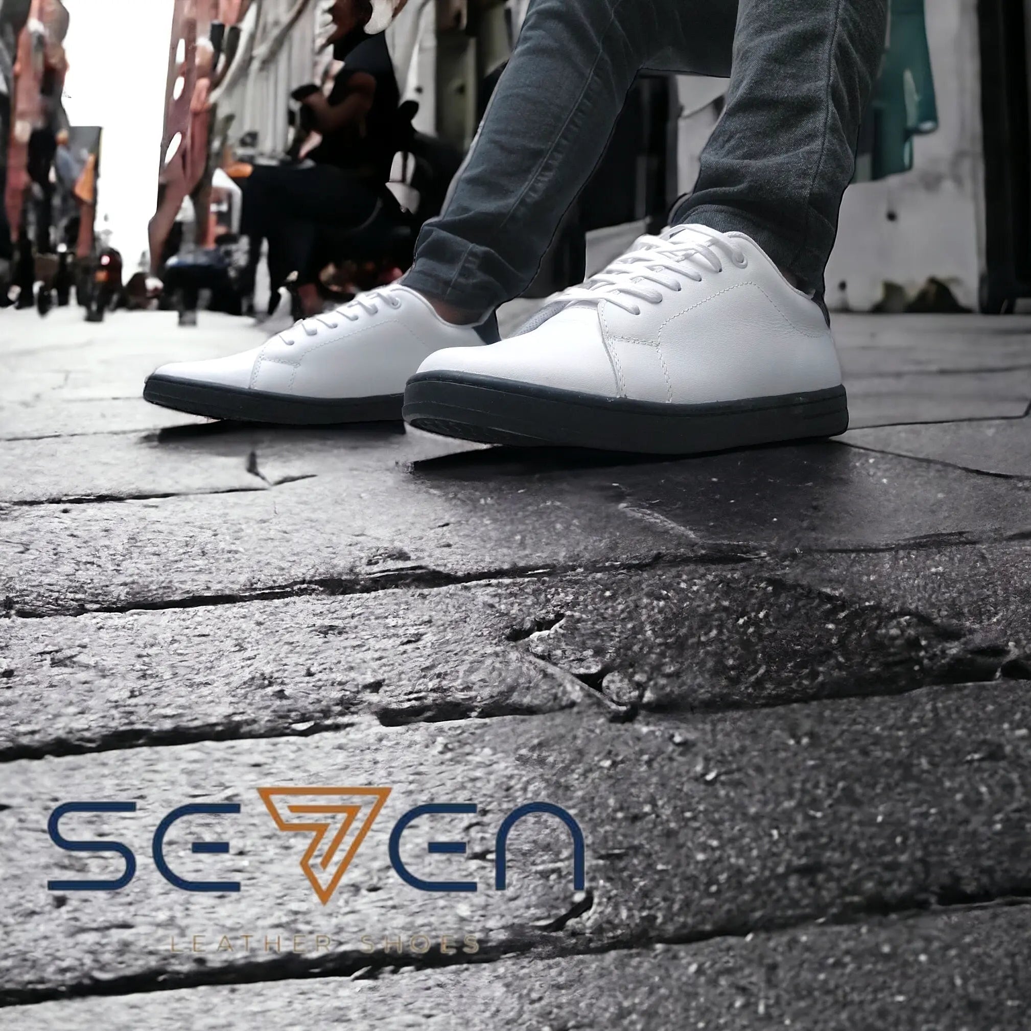 Sv Classic cuero blanco/snegro.