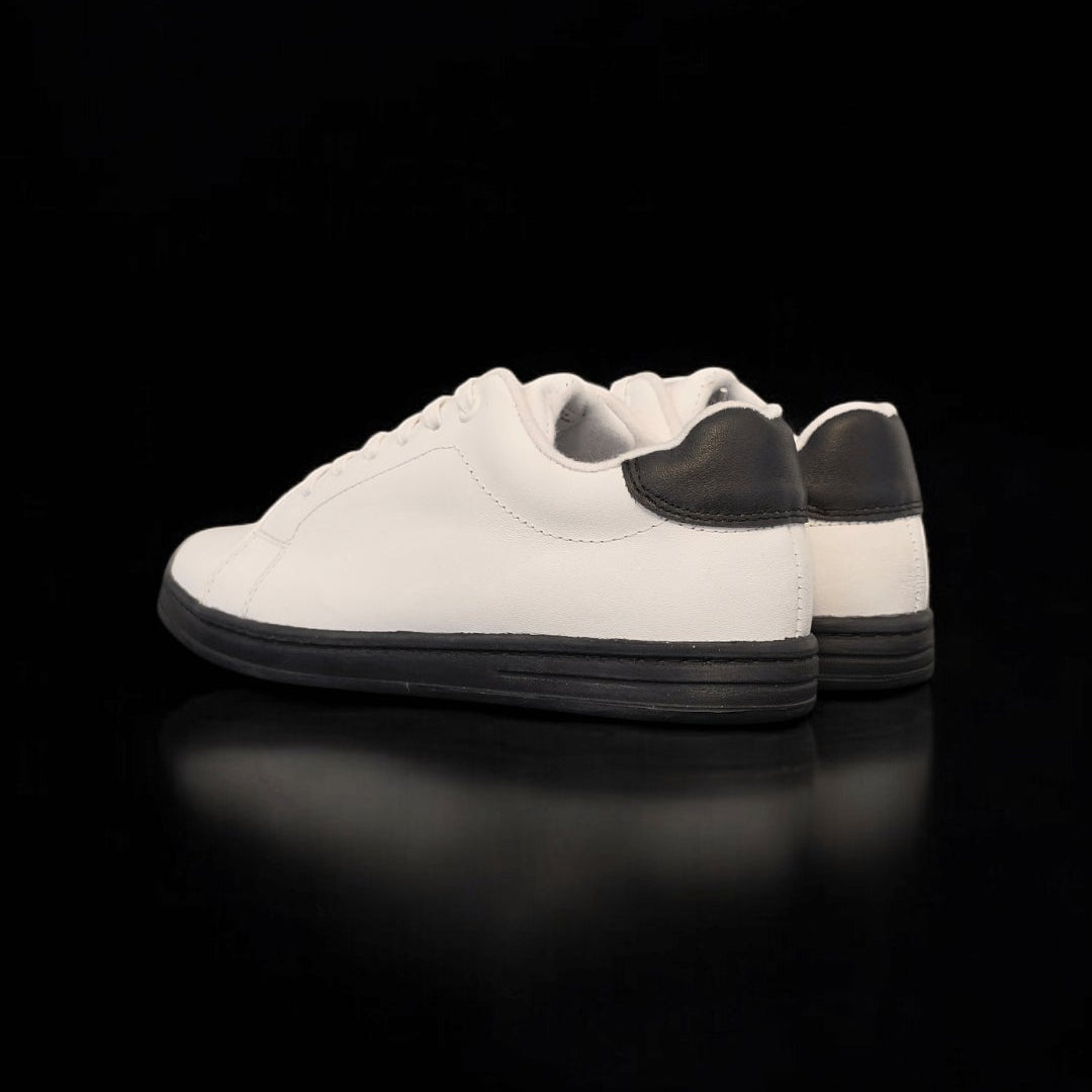 Sv Classic cuero blanco/snegro.